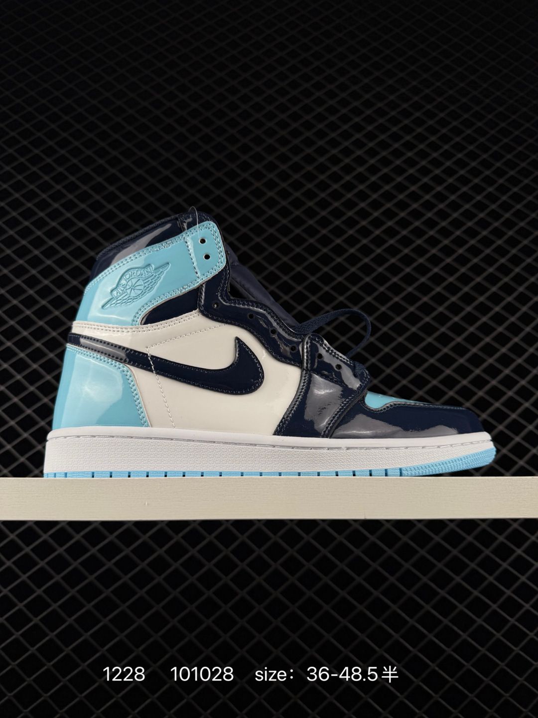 Nike Wmns Air Jordan 1 Retro High OG ''Blue Chill''