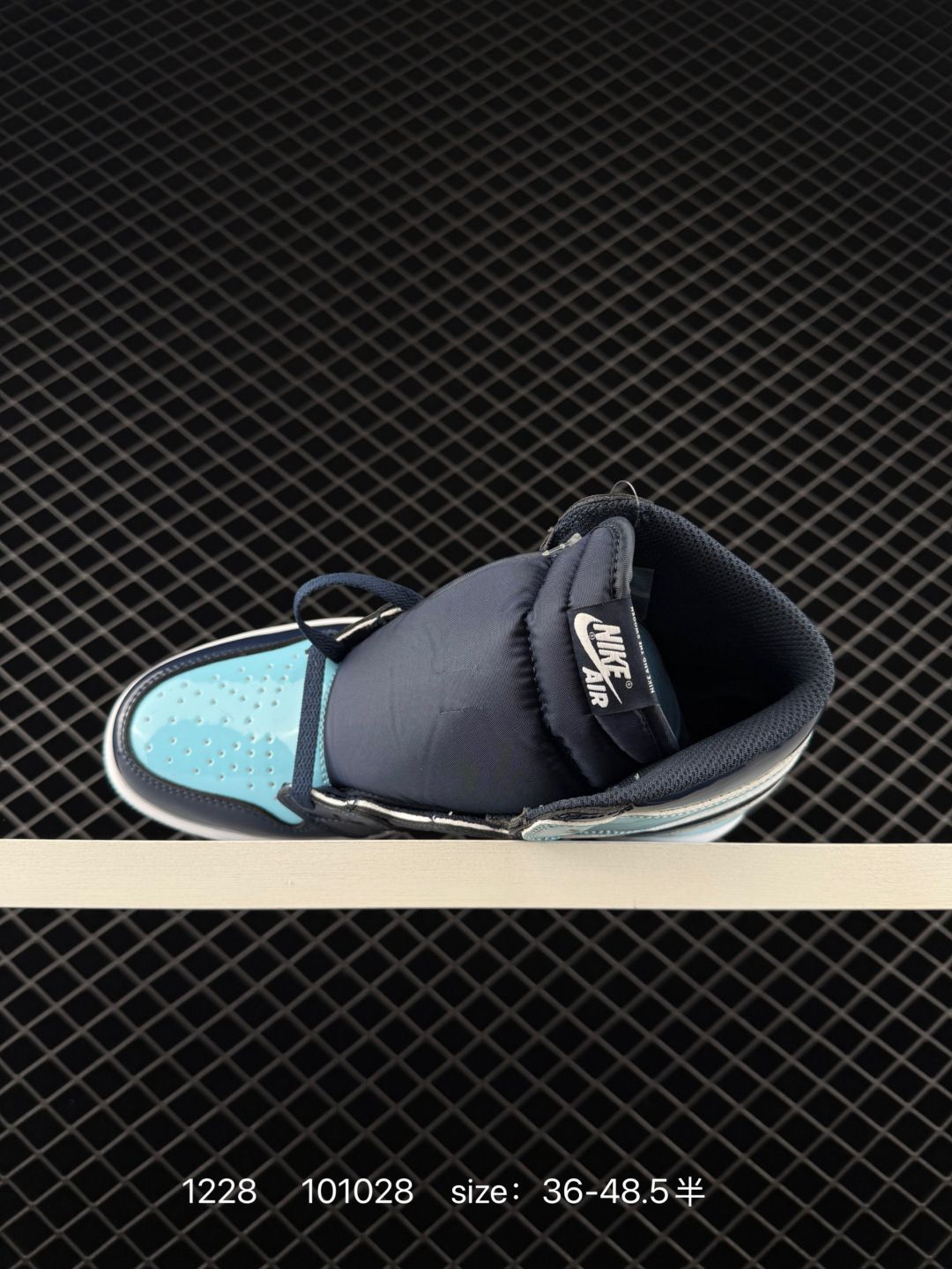 Nike Wmns Air Jordan 1 Retro High OG ''Blue Chill''