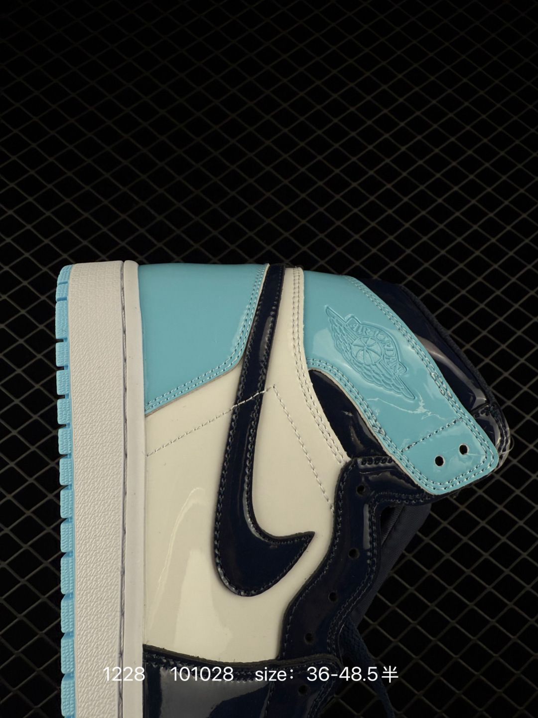 Nike Wmns Air Jordan 1 Retro High OG ''Blue Chill''