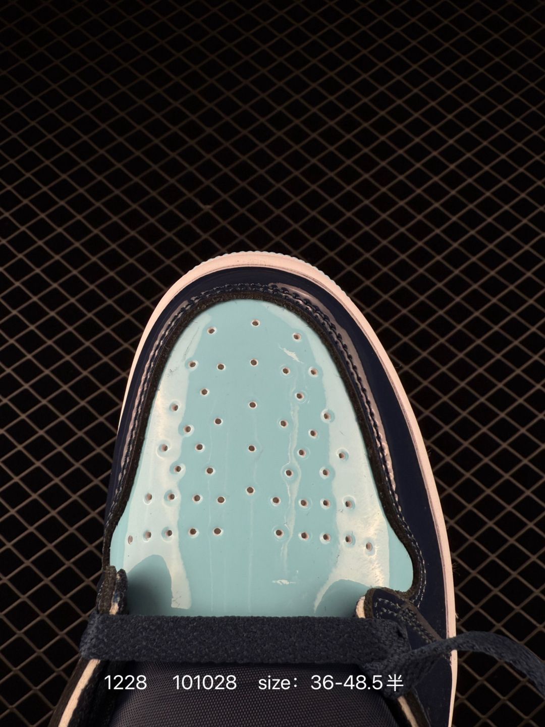 Nike Wmns Air Jordan 1 Retro High OG ''Blue Chill''